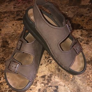 💥Birkenstock brown sandals for women 7.5L💥